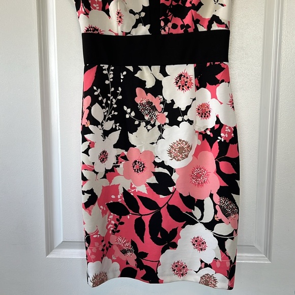 New York and Company pink floral dress size 2 black ivory - Picture 4 of 8